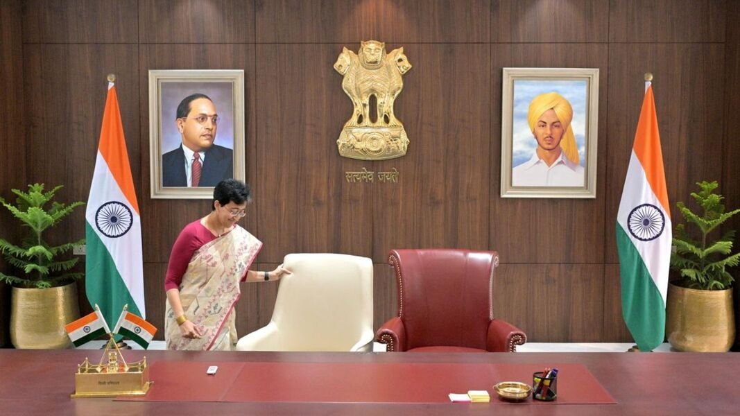 Atishi Shows Mythical Symbolism By Keeping Empty Chair Beside Her For Arvind Kejriwal – Atishi Imitates Bharat From Ramayana Atishi Shows Mythical Symbolism By Keeping Empty Chair Beside Her For Arvind Kejriwal – Atishi Imitates Bharat From Ramayana